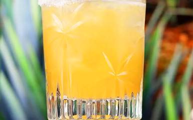 Mezcal and tequila cocktail Hot Lips